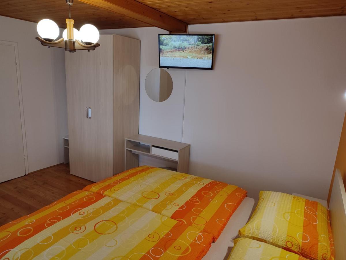 Gostilna Pension Blegos Poljane nad Škofjo Loko Exteriör bild
