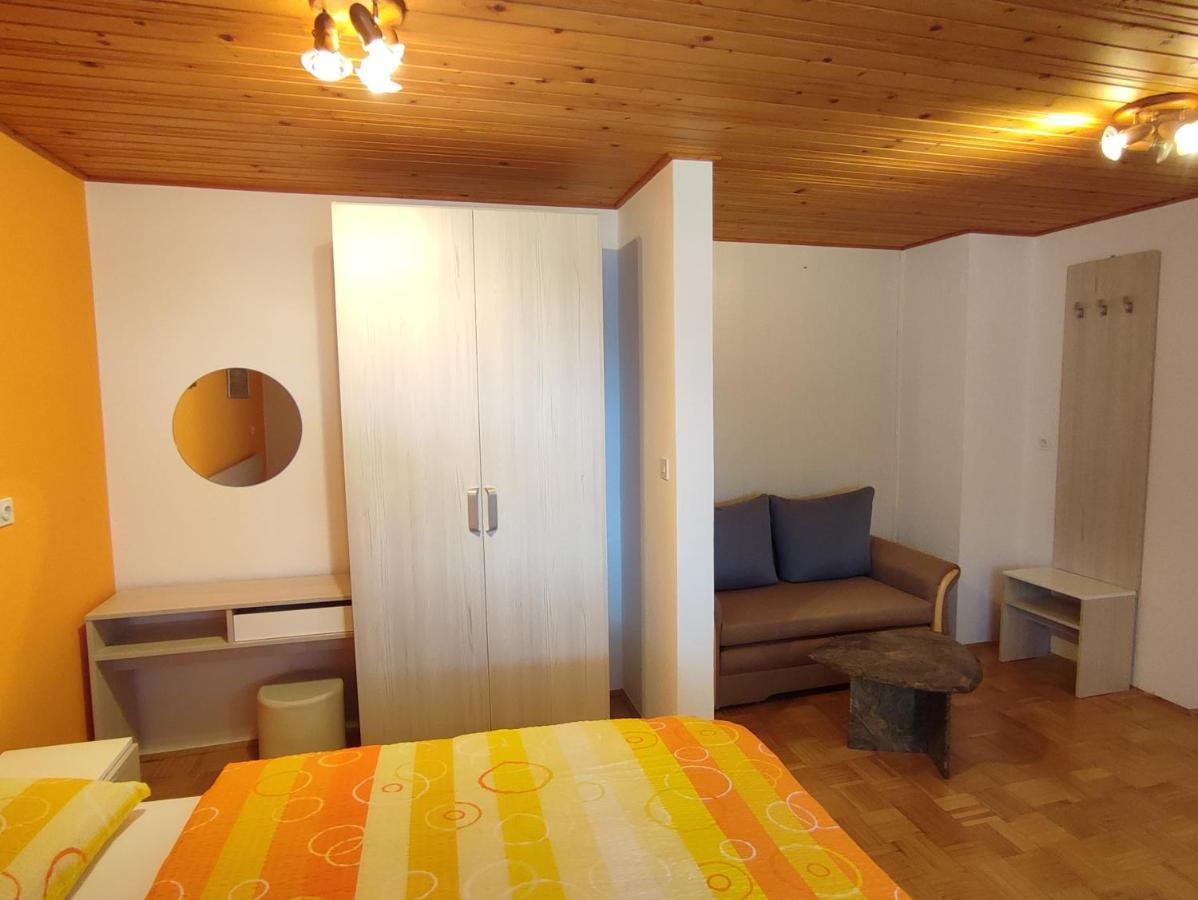 Gostilna Pension Blegos Poljane nad Škofjo Loko Exteriör bild
