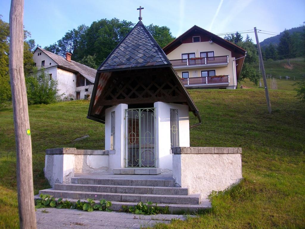 Gostilna Pension Blegos Poljane nad Škofjo Loko Exteriör bild