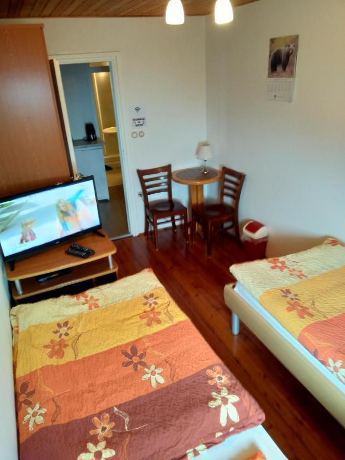 Gostilna Pension Blegos Poljane nad Škofjo Loko Exteriör bild