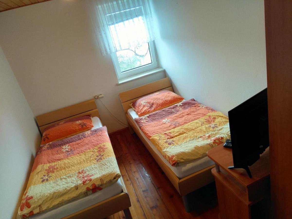 Gostilna Pension Blegos Poljane nad Škofjo Loko Exteriör bild
