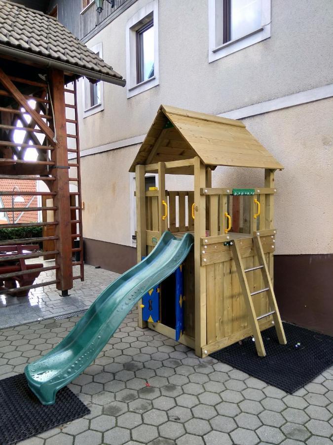 Gostilna Pension Blegos Poljane nad Škofjo Loko Exteriör bild